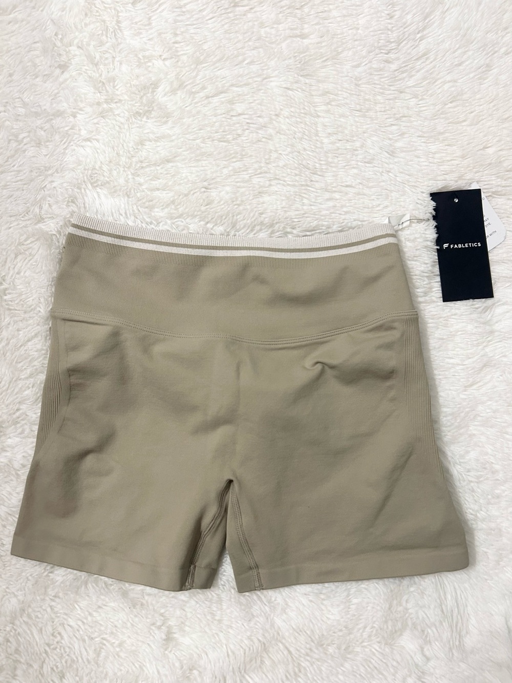 Fabletics Seamless Scrunch Performance Shorts 4”
